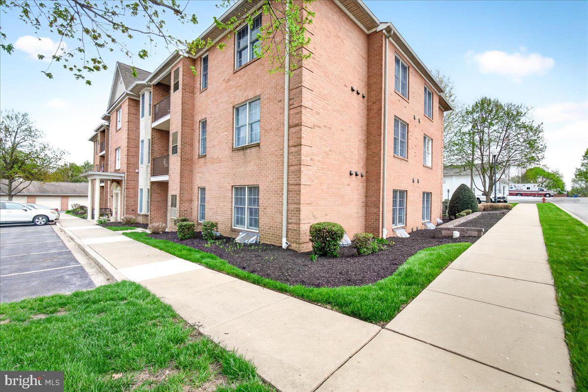 11 ROSEWOOD COURT 101