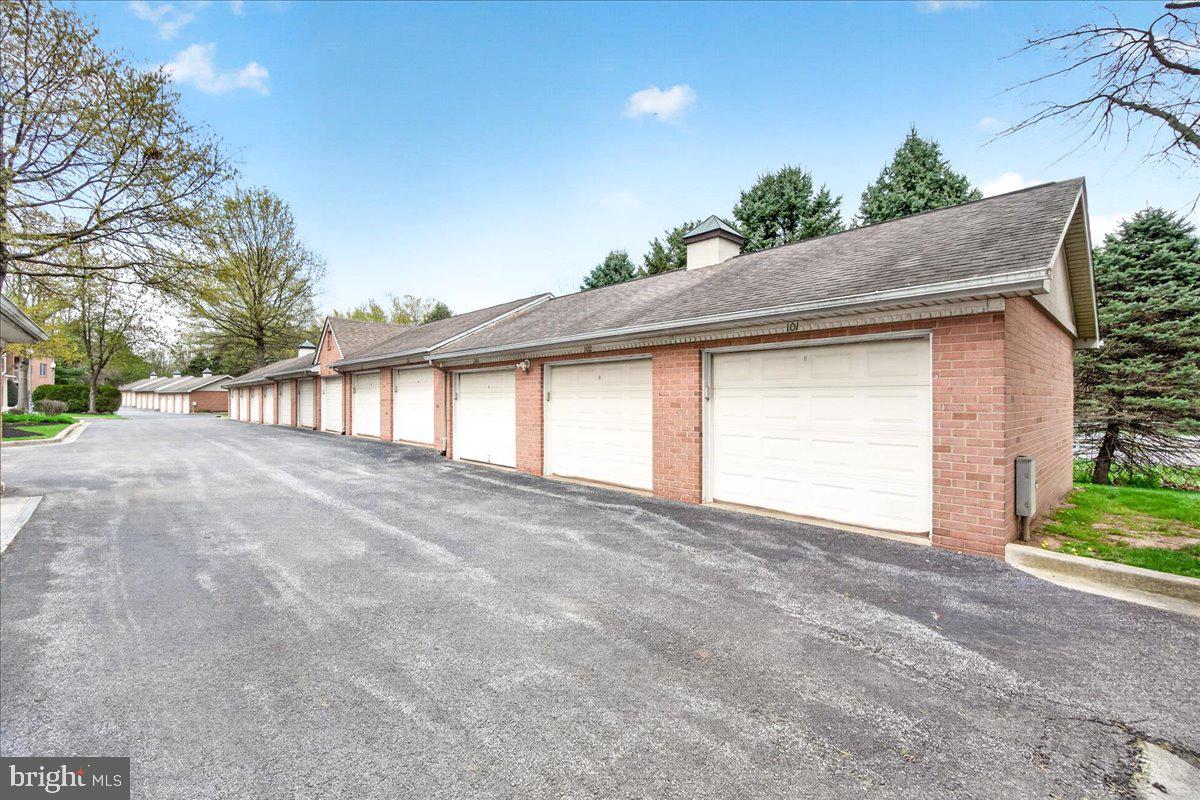 11 ROSEWOOD COURT 101