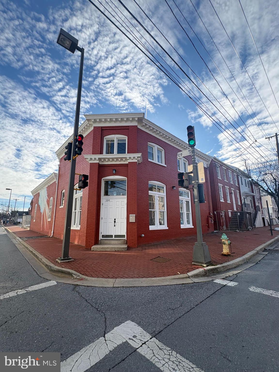 106 W ALL SAINTS STREET A B1