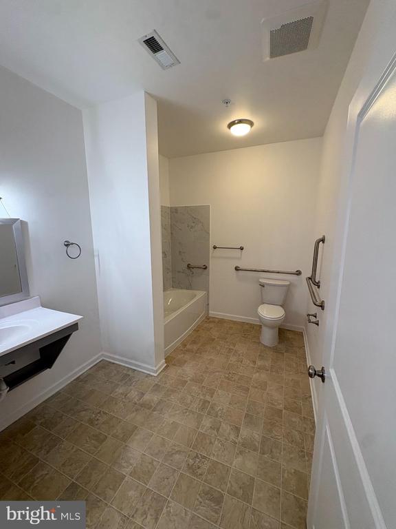 106 W ALL SAINTS STREET A B1