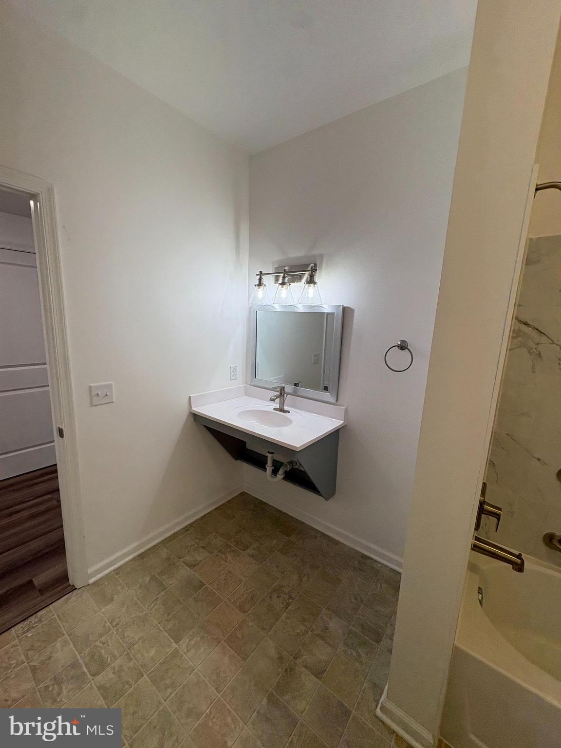 106 W ALL SAINTS STREET A B1