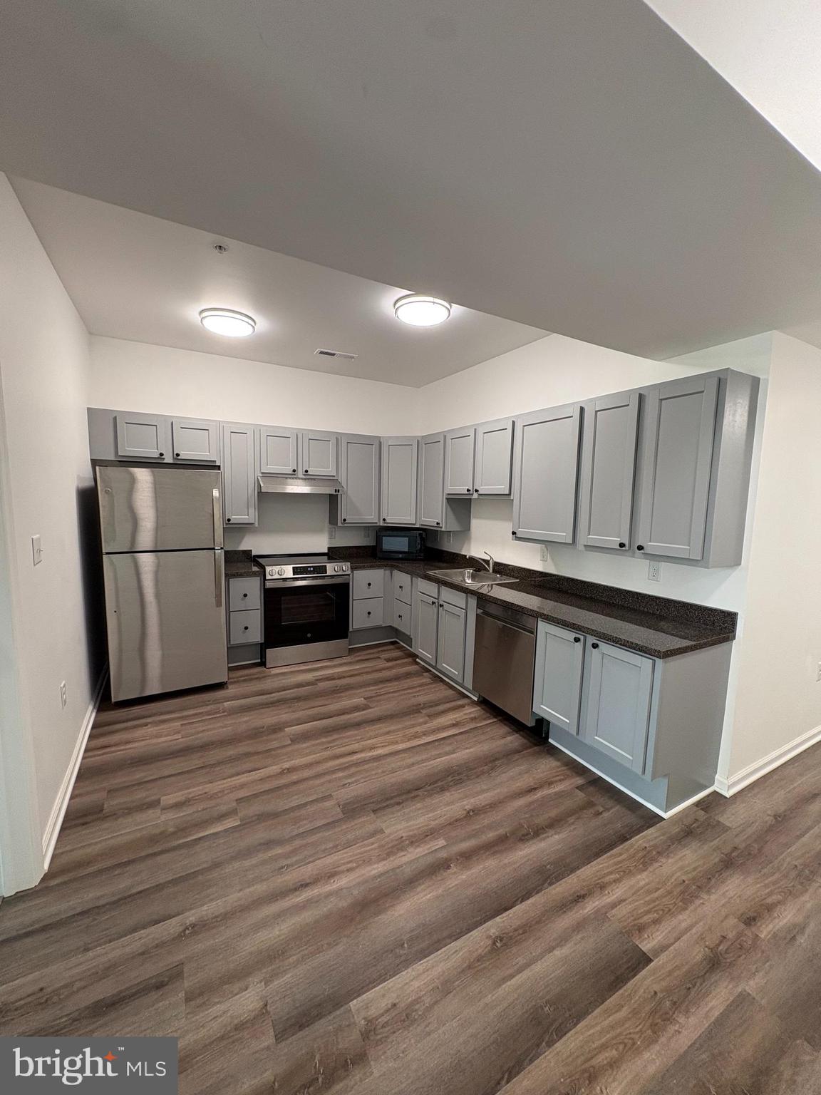 106 W ALL SAINTS STREET A B1