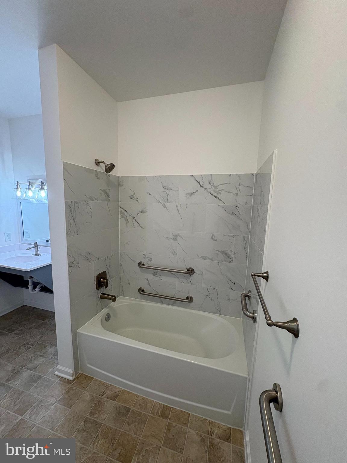 106 W ALL SAINTS STREET A B1