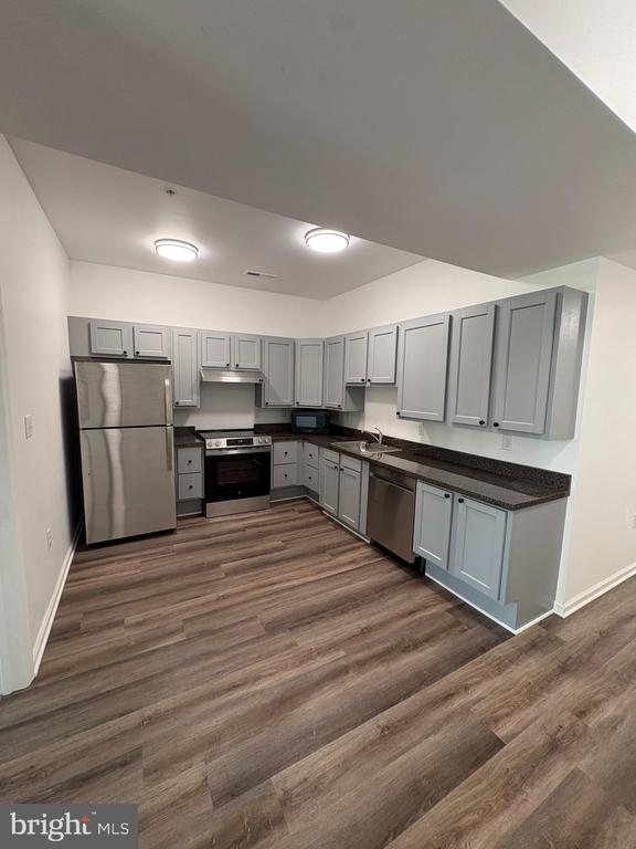 106 W ALL SAINTS STREET A B1