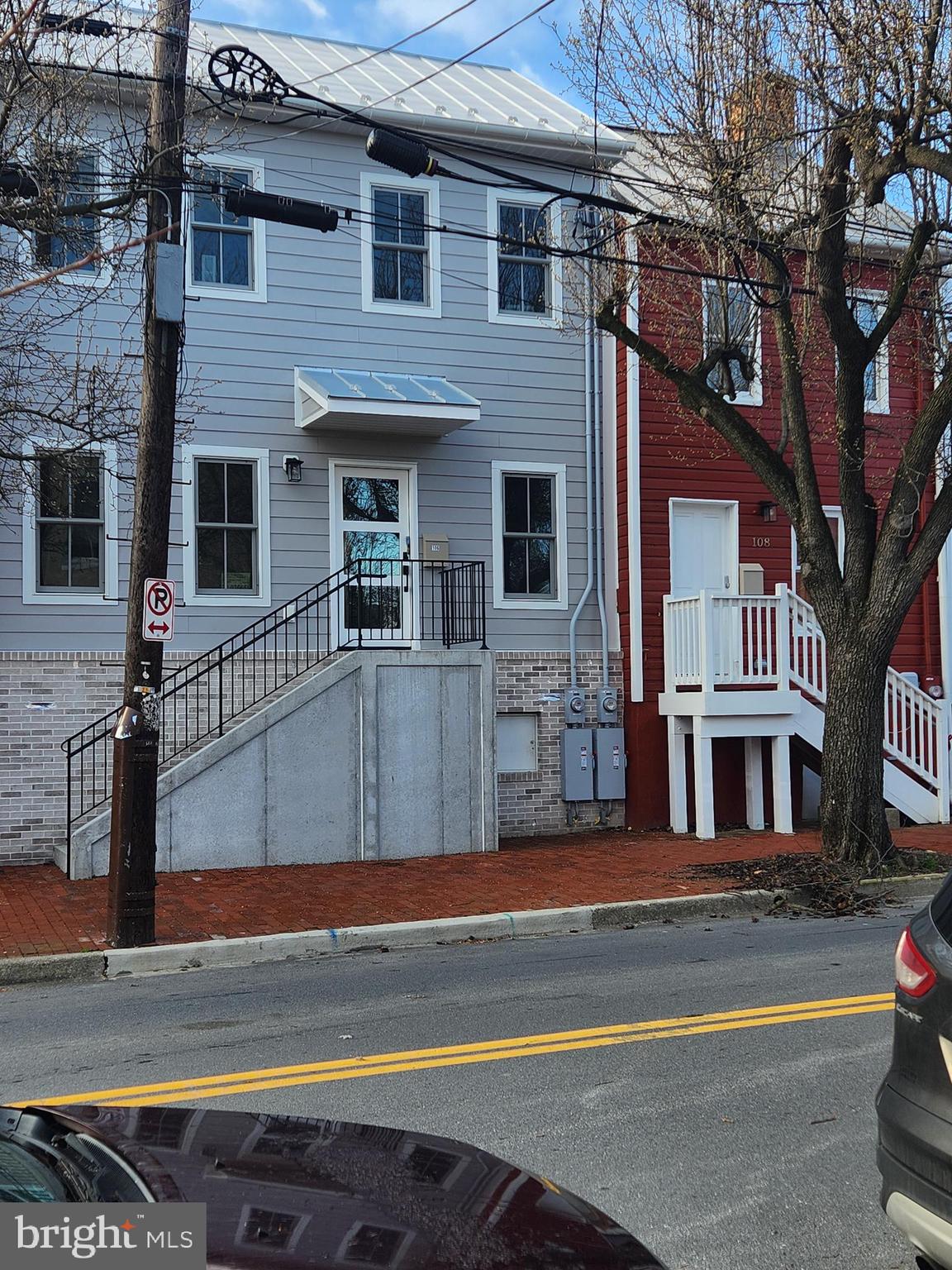 106 W ALL SAINTS STREET A B1