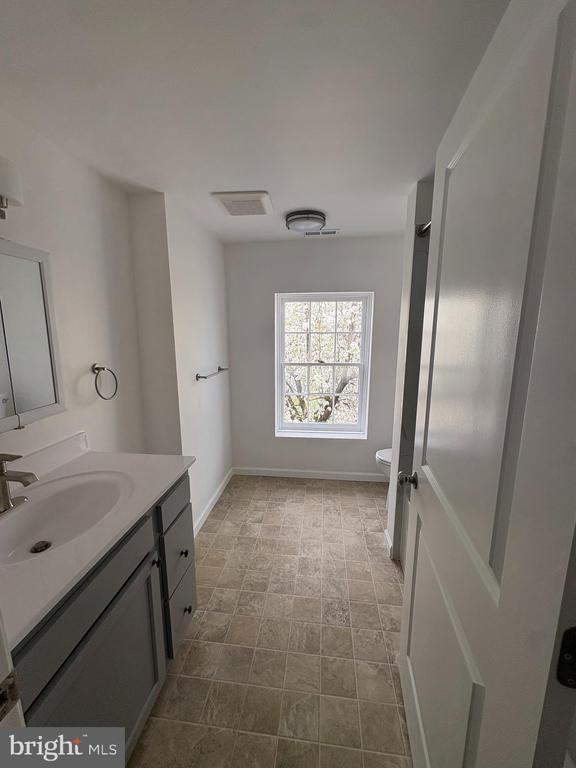 104 W ALL SAINTS STREET B C2