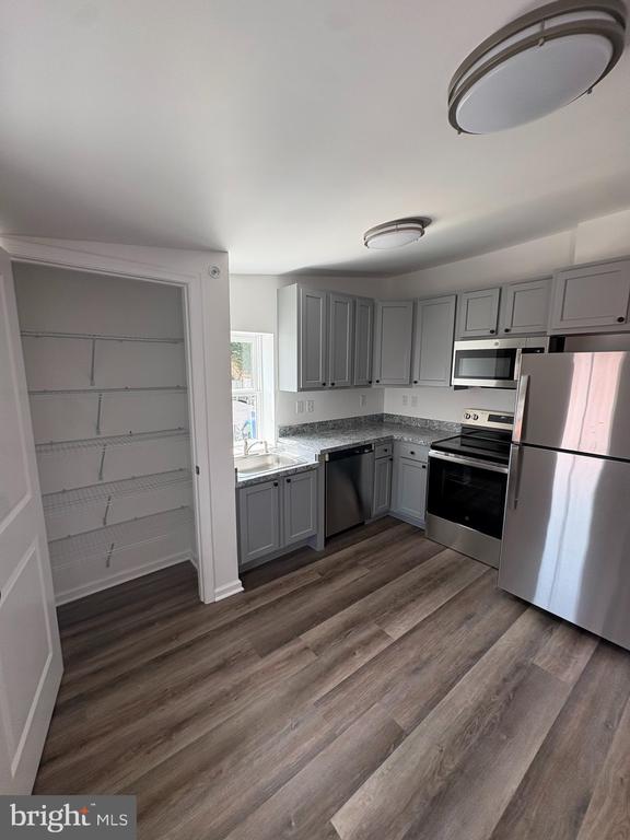 104 W ALL SAINTS STREET B C2
