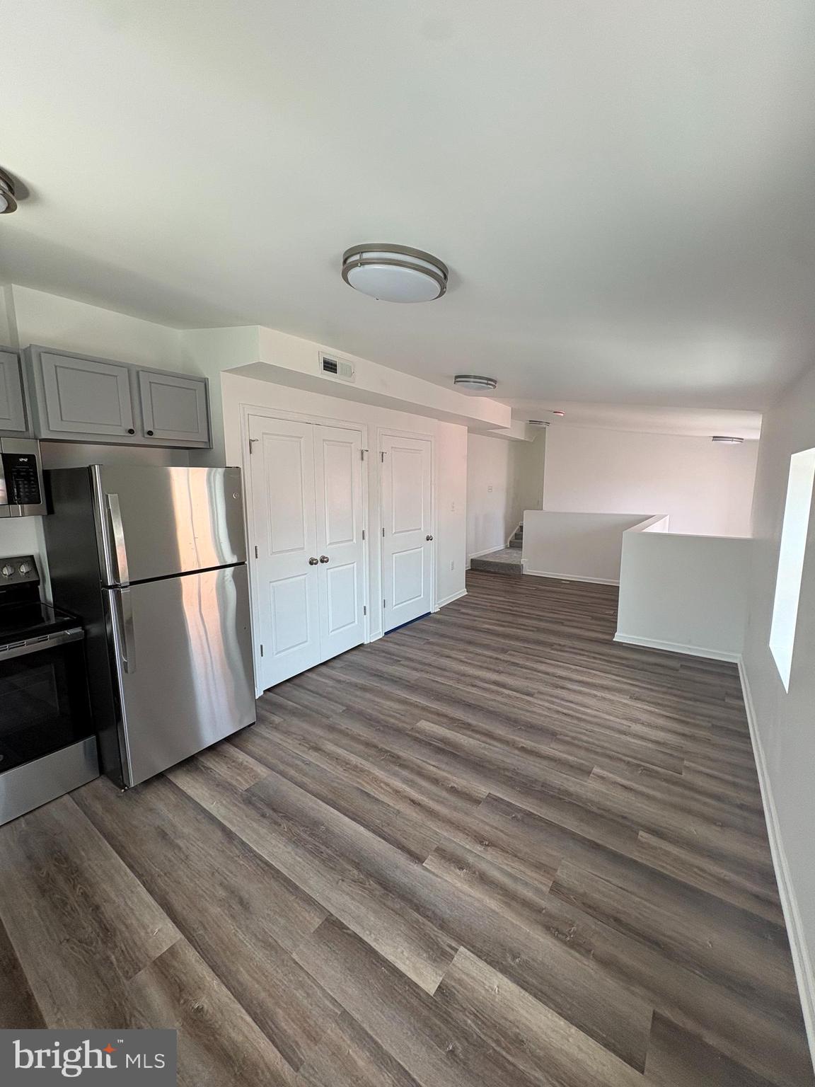 104 W ALL SAINTS STREET B C2