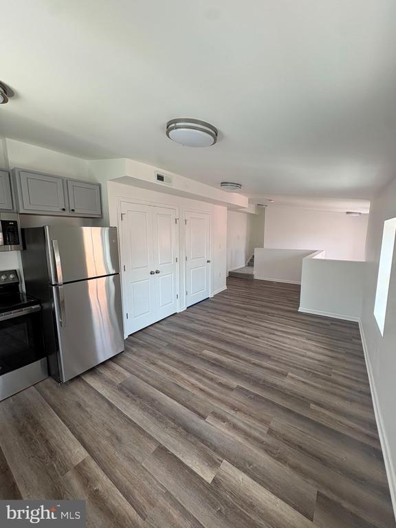 104 W ALL SAINTS STREET B C2