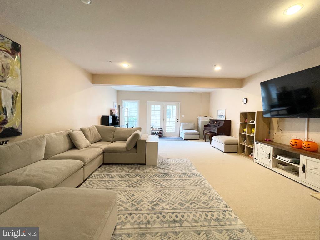 9661 ATTERBURY LANE