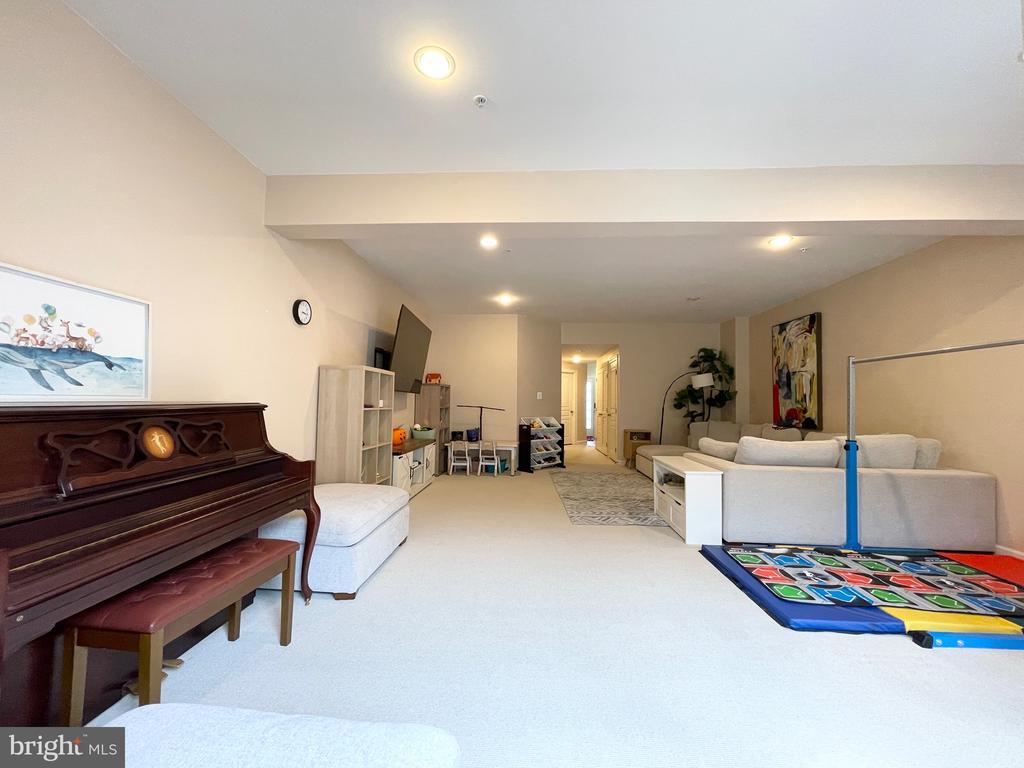 9661 ATTERBURY LANE