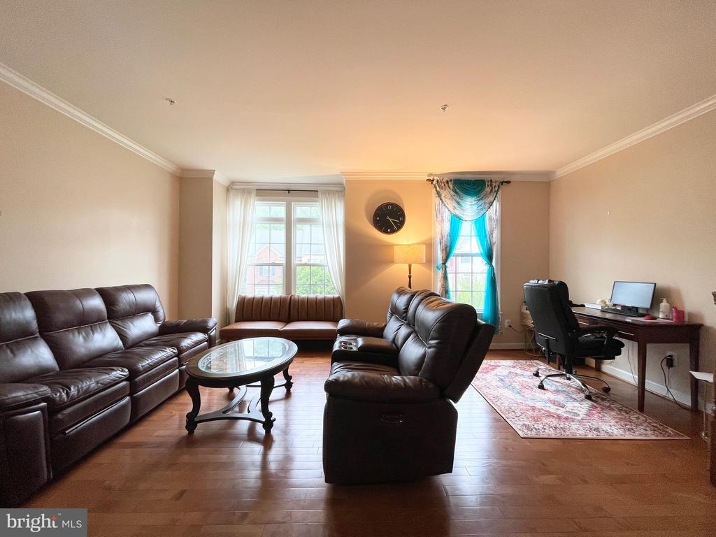 9661 ATTERBURY LANE