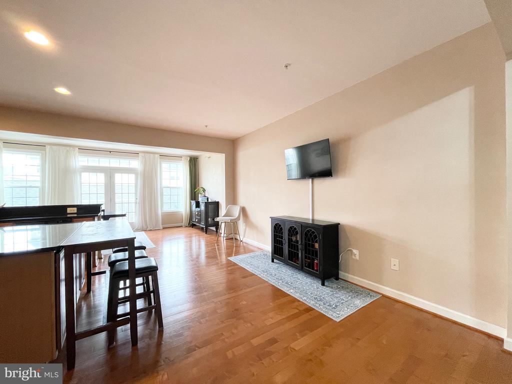 9661 ATTERBURY LANE