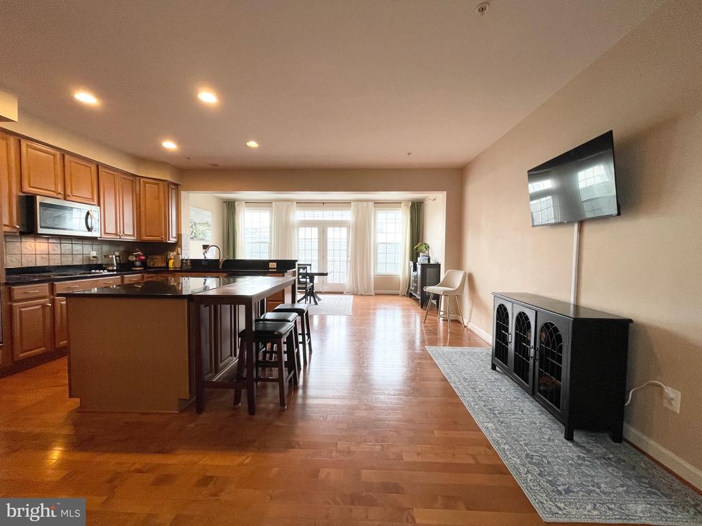 9661 ATTERBURY LANE