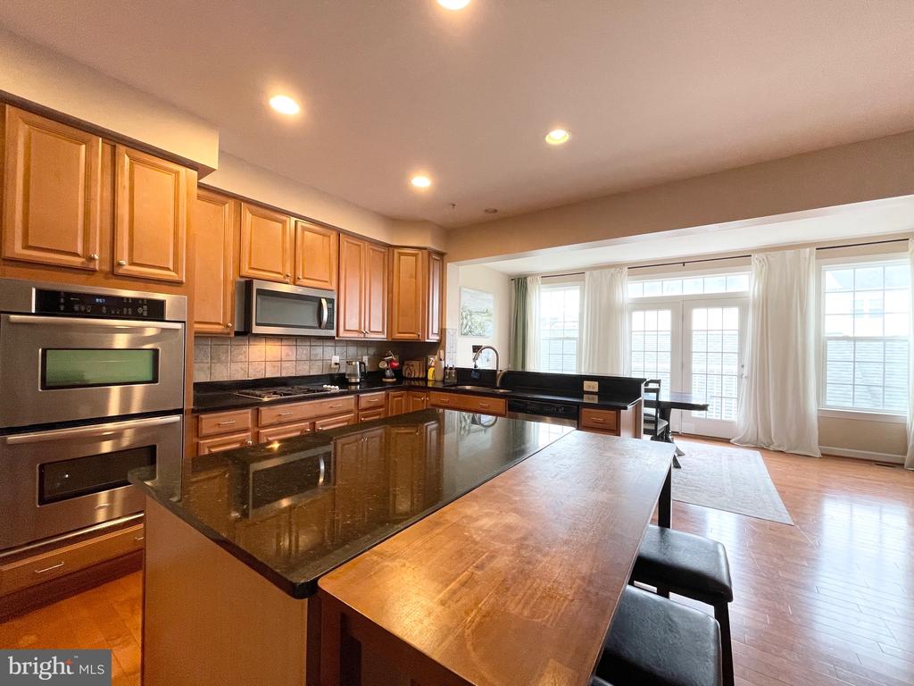 9661 ATTERBURY LANE