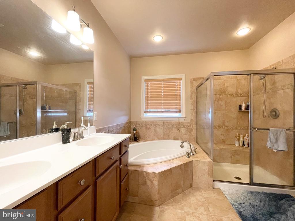 9661 ATTERBURY LANE