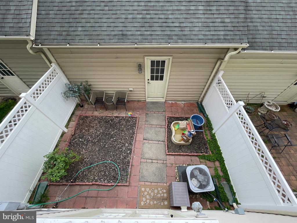 9661 ATTERBURY LANE