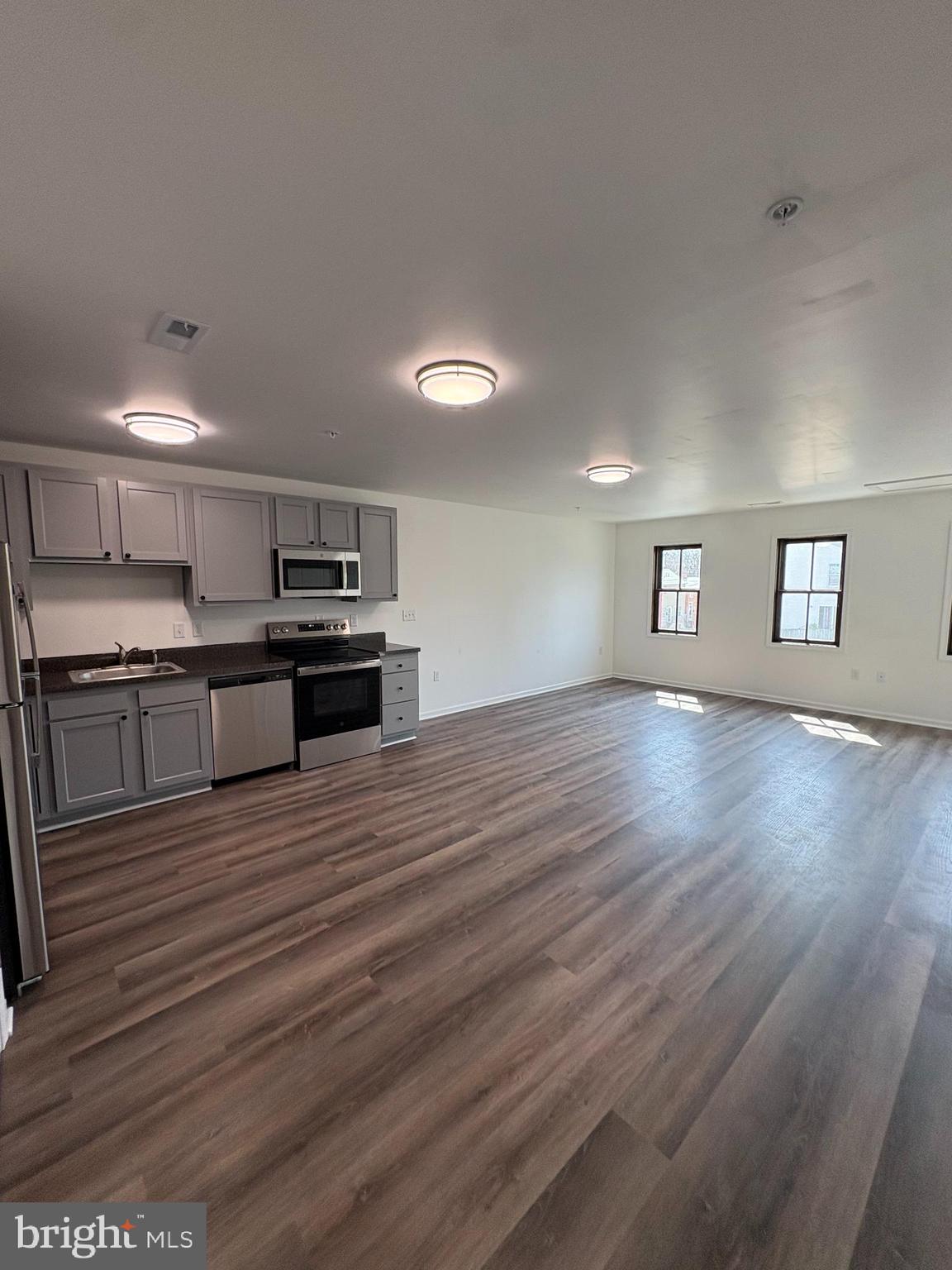 106 W ALL SAINTS STREET B B2