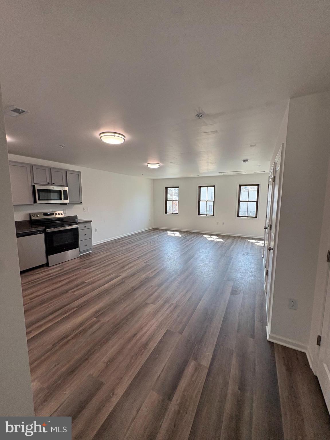 106 W ALL SAINTS STREET B B2