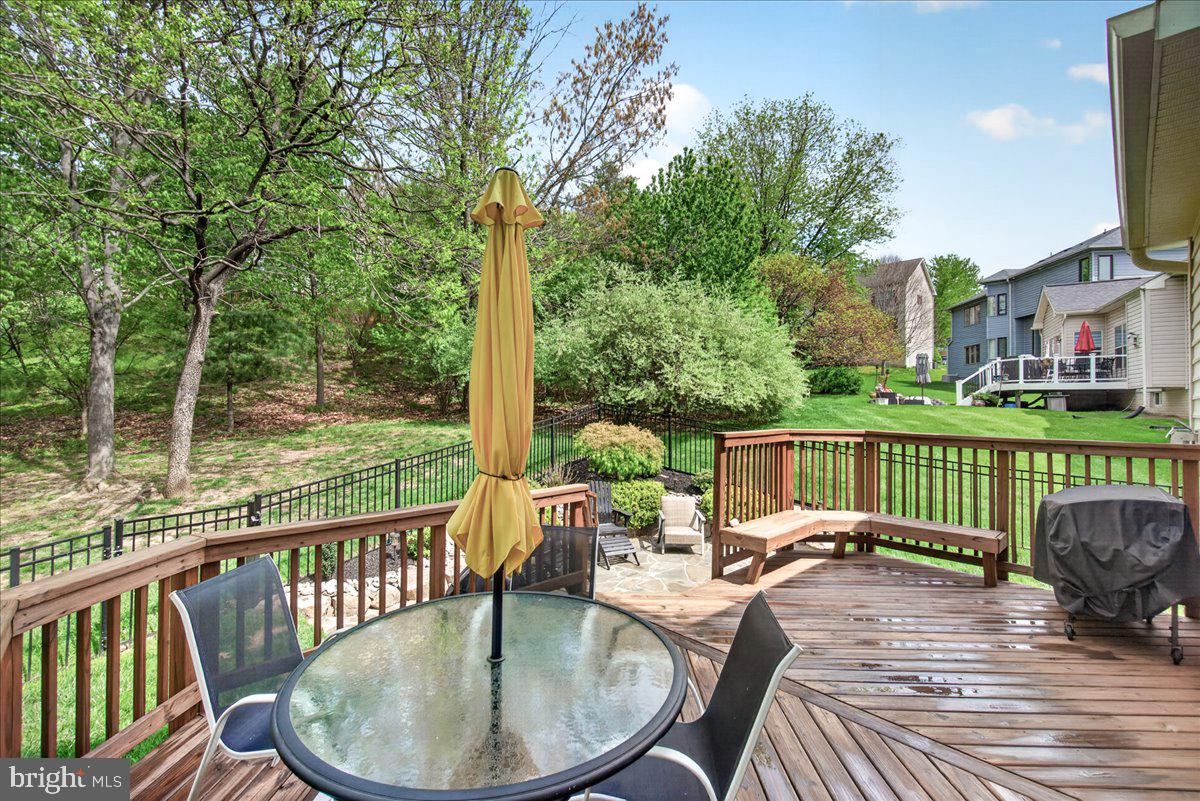 6736 WOODRIDGE ROAD