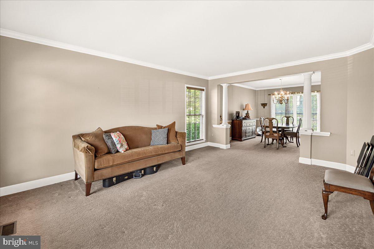 6309 KNOLLWOOD DRIVE