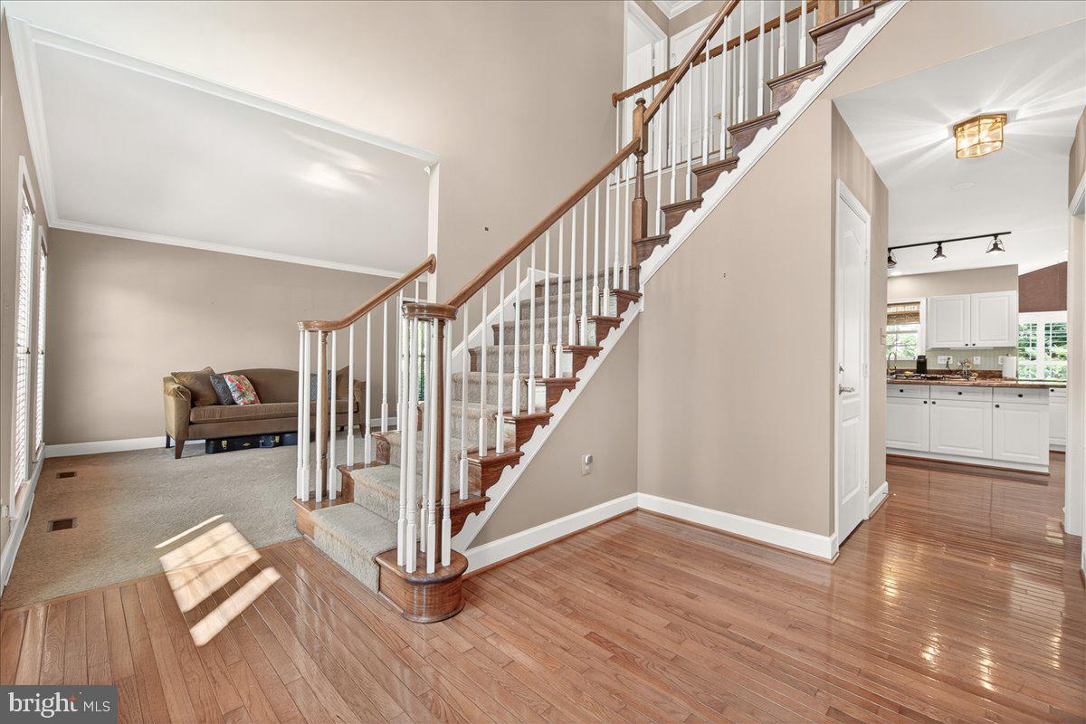 6309 KNOLLWOOD DRIVE