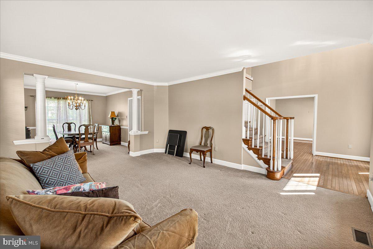 6309 KNOLLWOOD DRIVE