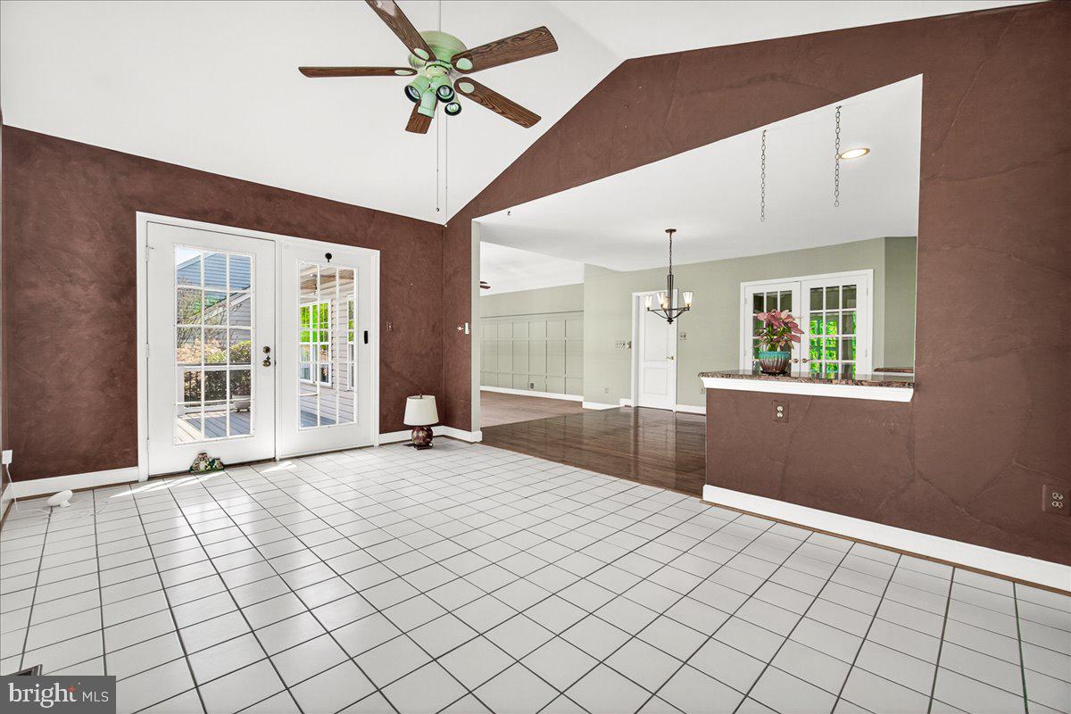6309 KNOLLWOOD DRIVE