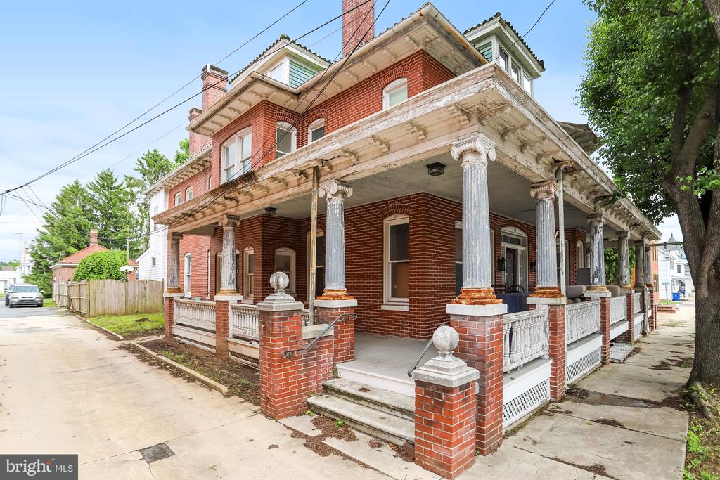 4 MAIN STREET