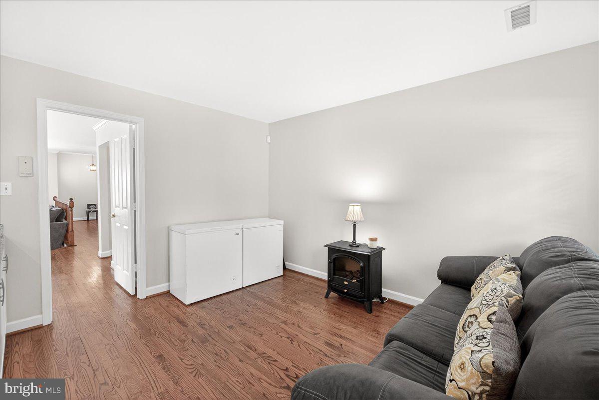 815 DUNBROOKE COURT