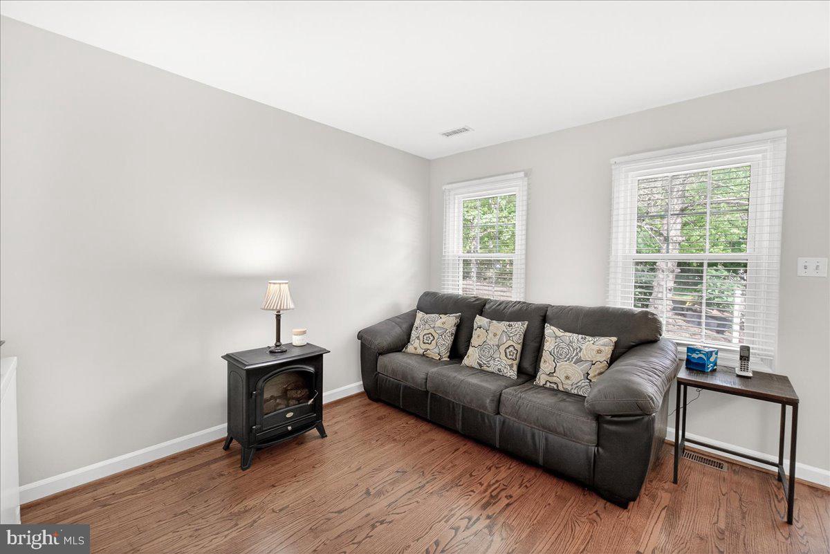 815 DUNBROOKE COURT