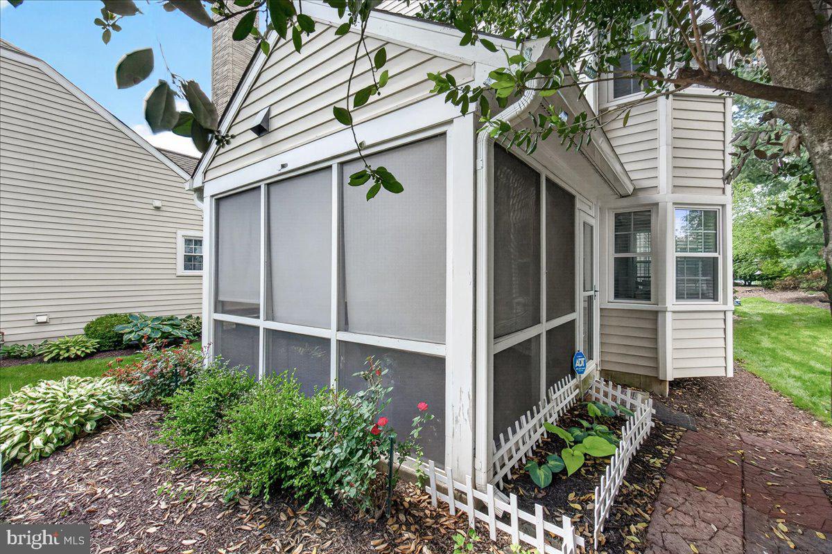 815 DUNBROOKE COURT