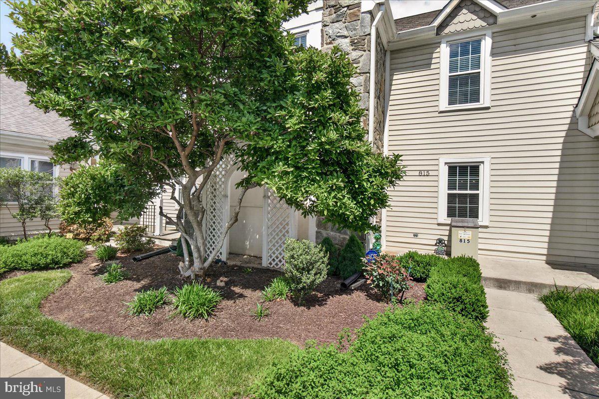 815 DUNBROOKE COURT