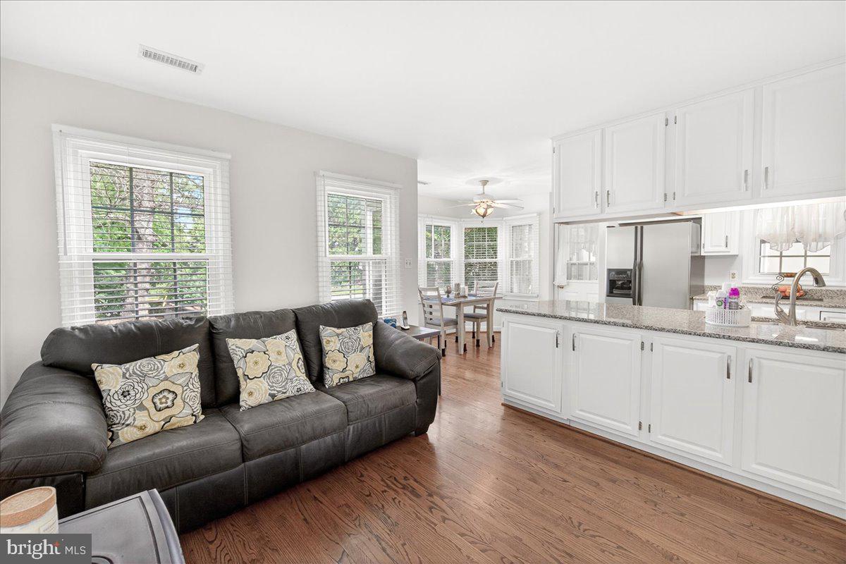 815 DUNBROOKE COURT