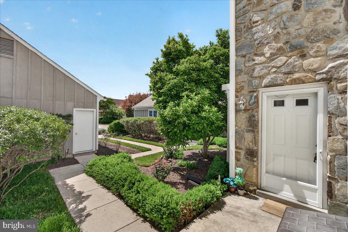 815 DUNBROOKE COURT