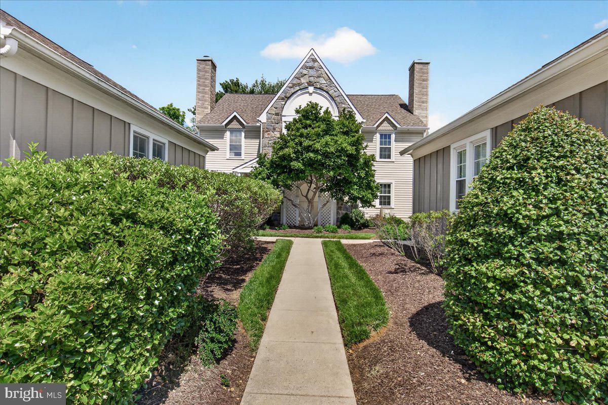 815 DUNBROOKE COURT