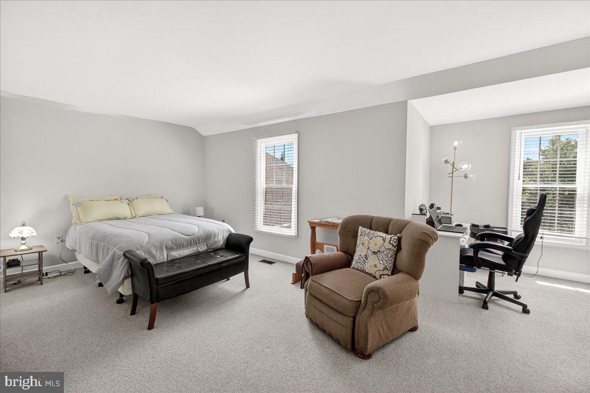 815 DUNBROOKE COURT