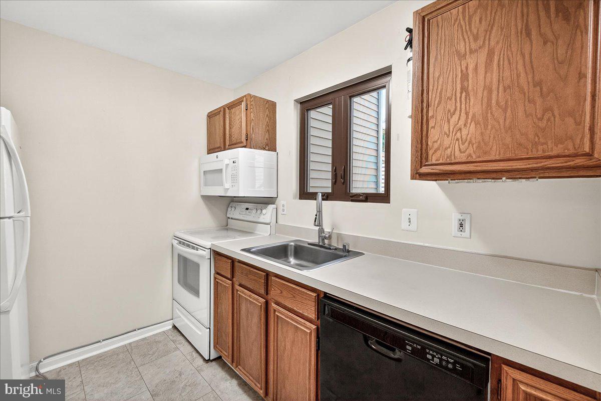 10269 WHITE PELICAN WAY 102B