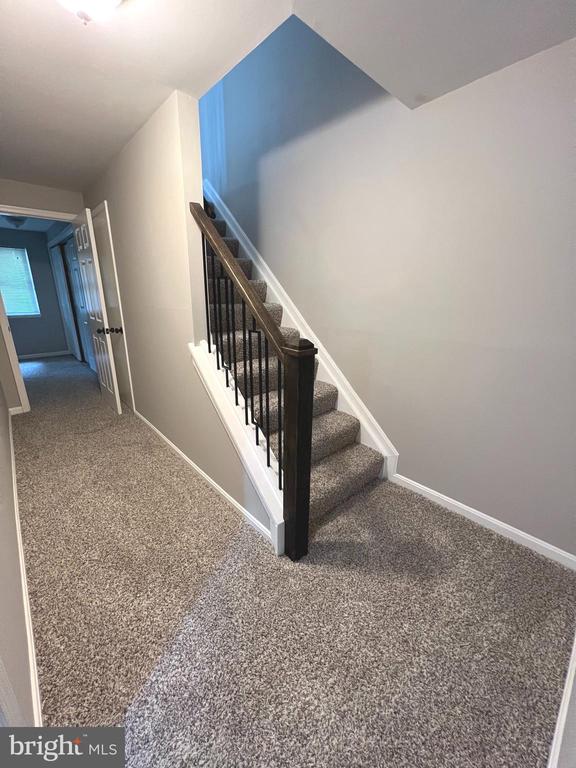 1679 COLONIAL WAY