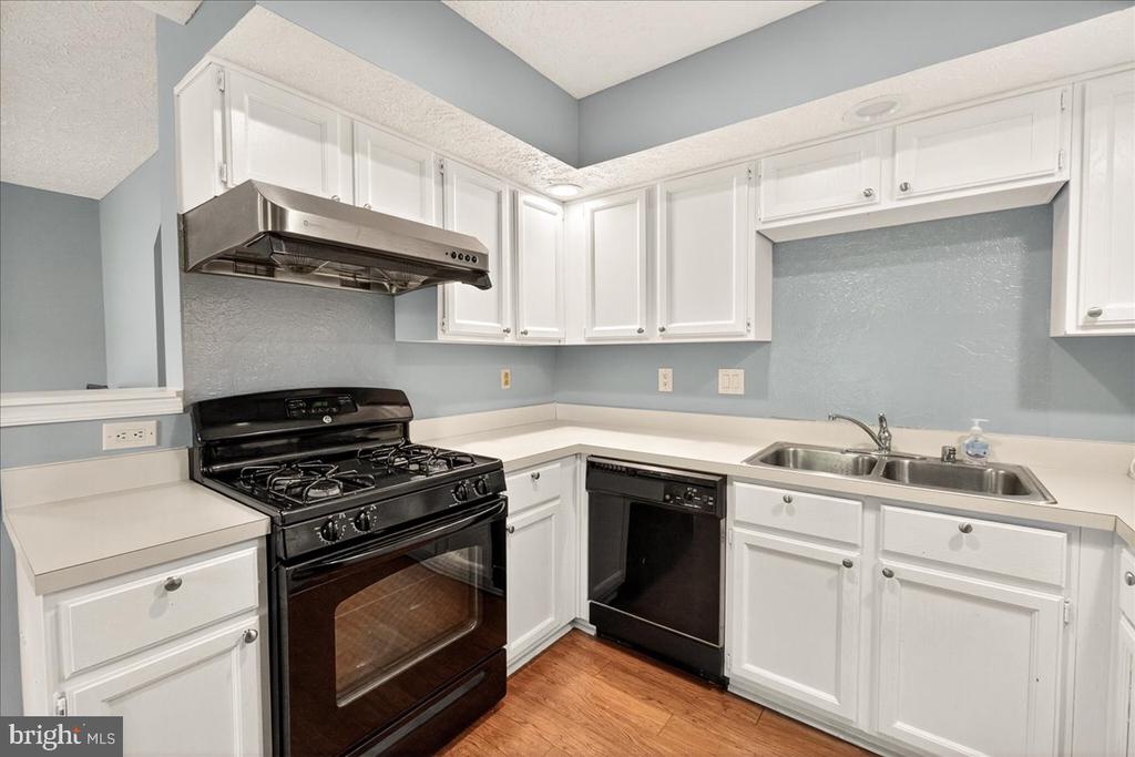 5534 FOXHALL COURT