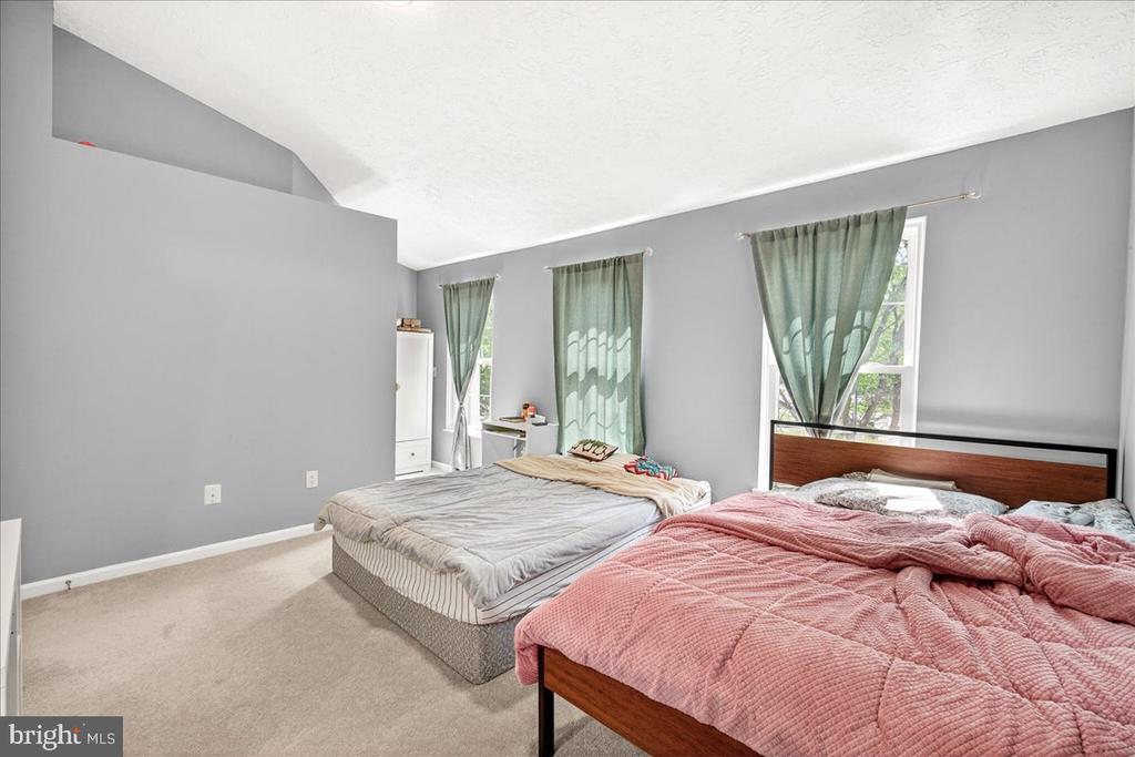 5534 FOXHALL COURT