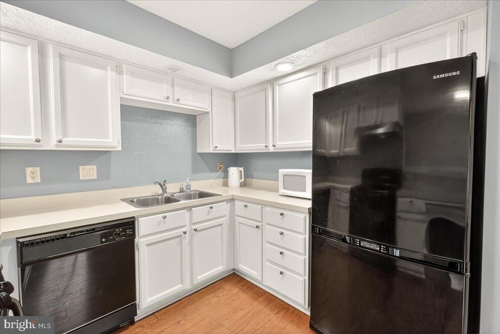 5534 FOXHALL COURT