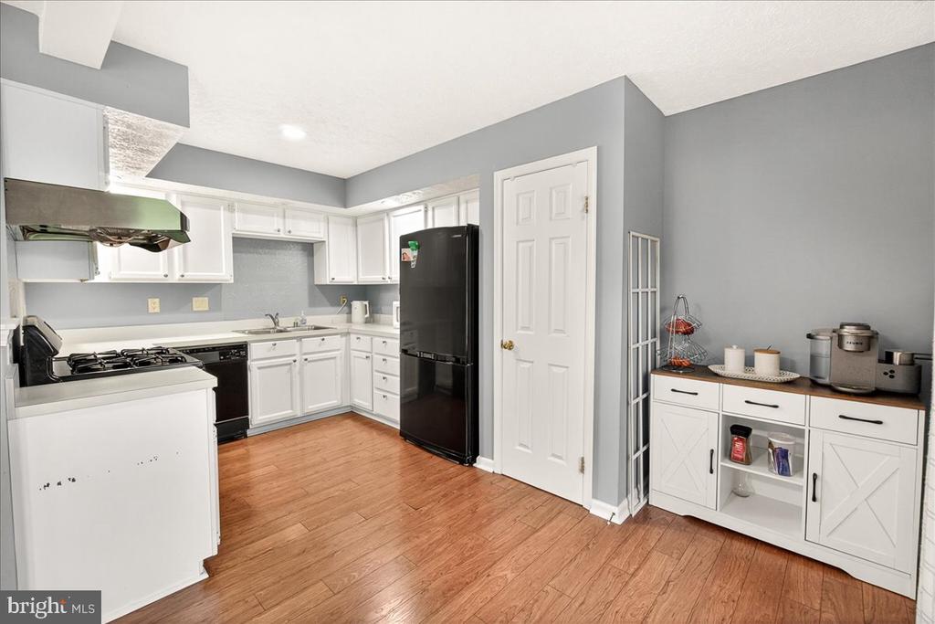 5534 FOXHALL COURT