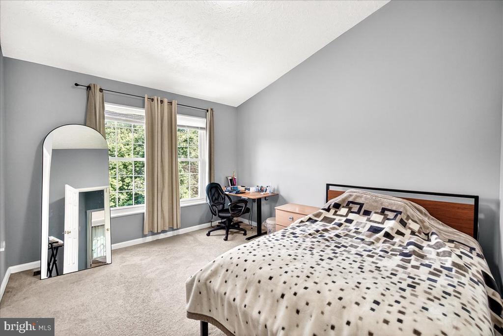 5534 FOXHALL COURT