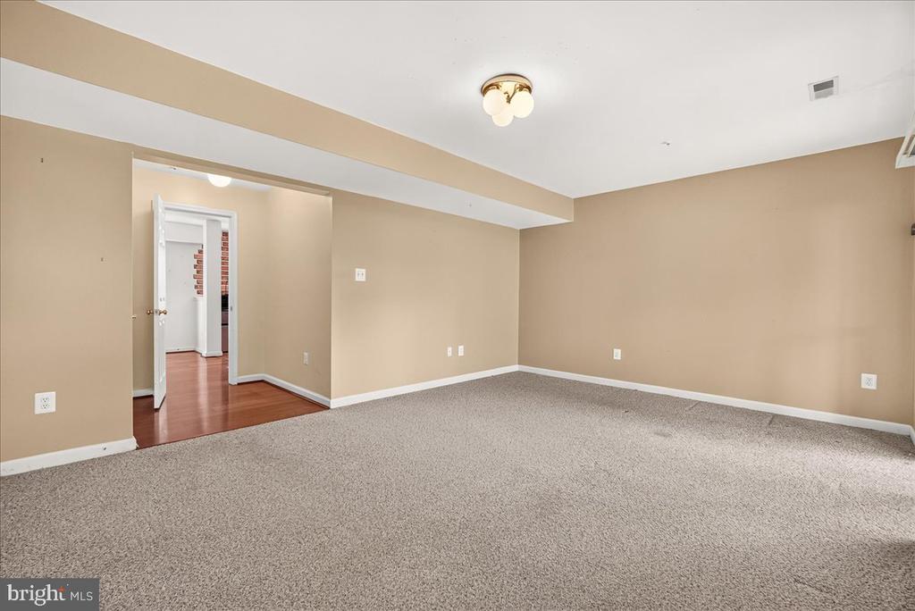 6511 MALLERY COURT