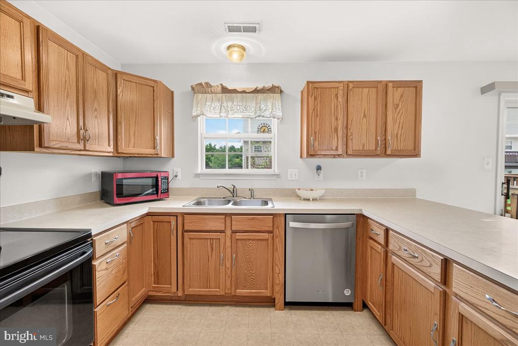 6511 MALLERY COURT
