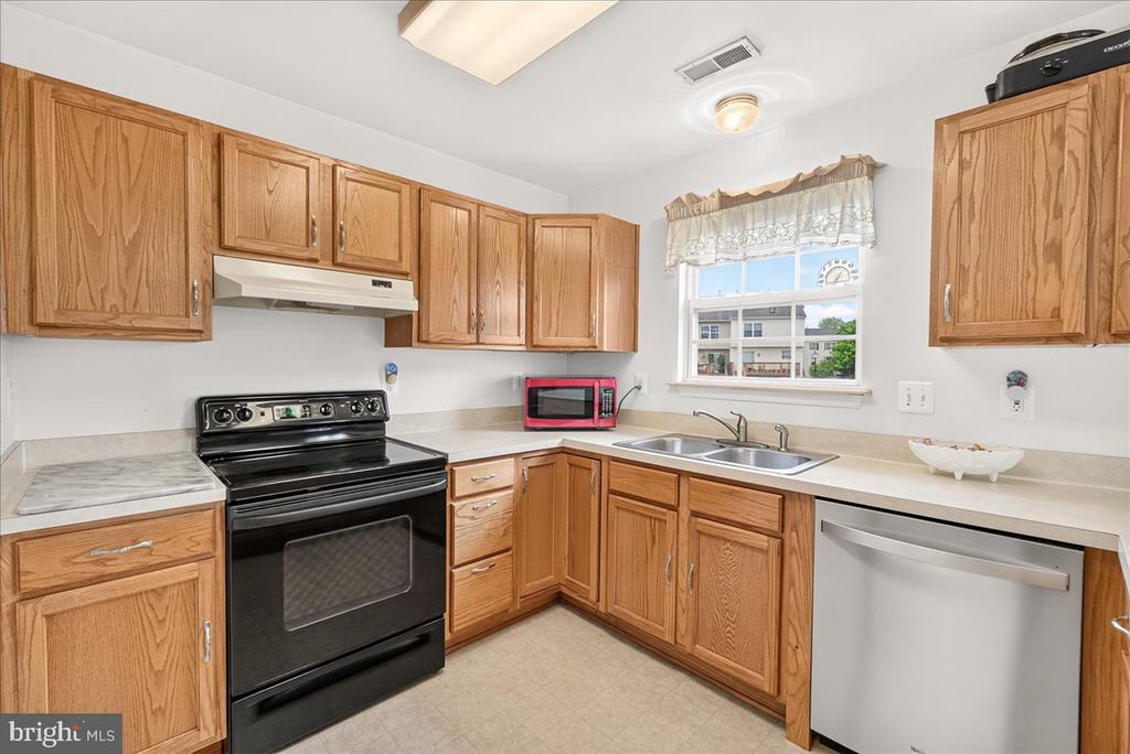 6511 MALLERY COURT