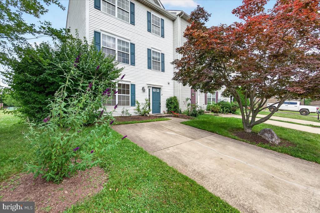 6511 MALLERY COURT