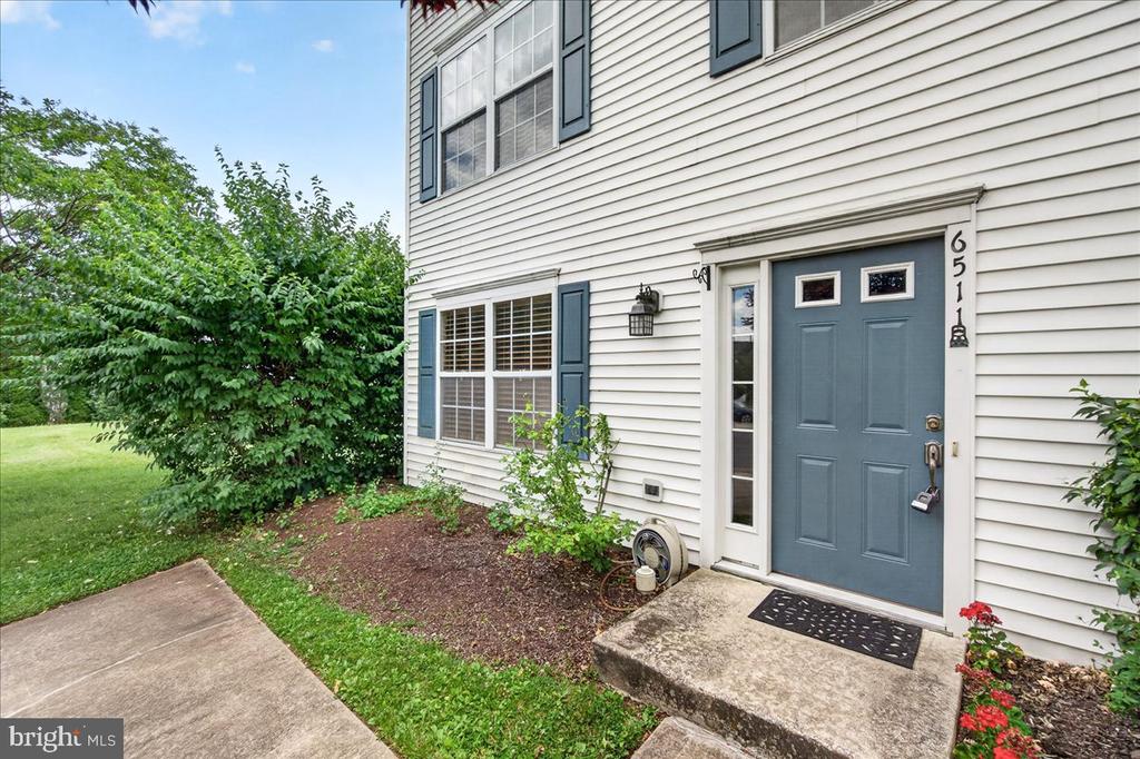 6511 MALLERY COURT