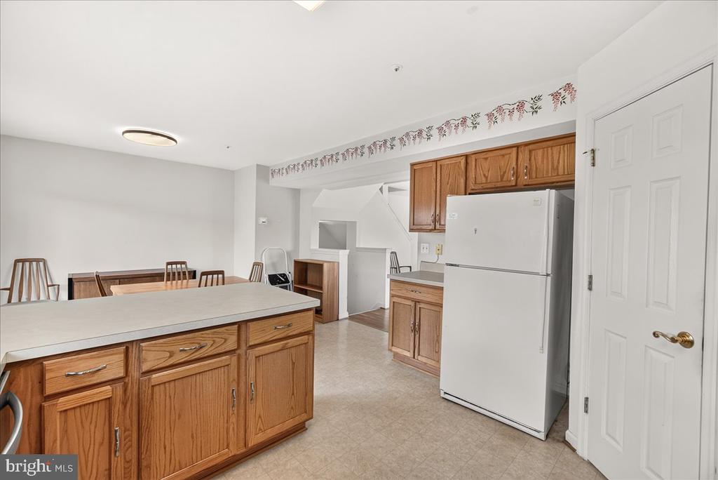 6511 MALLERY COURT